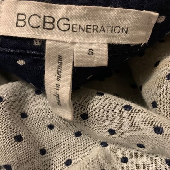 BCBGENERATION long sleeve blue polkadot button up blouse - Picture 5 of 5